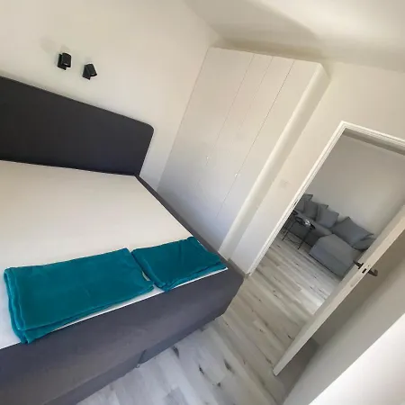 Lesny Poglos 포비에로보